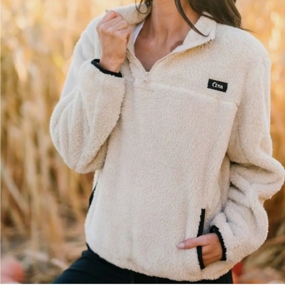 Zyia Active Teddy Cozy Cream Fleece Pullover - Picture 1 of 3